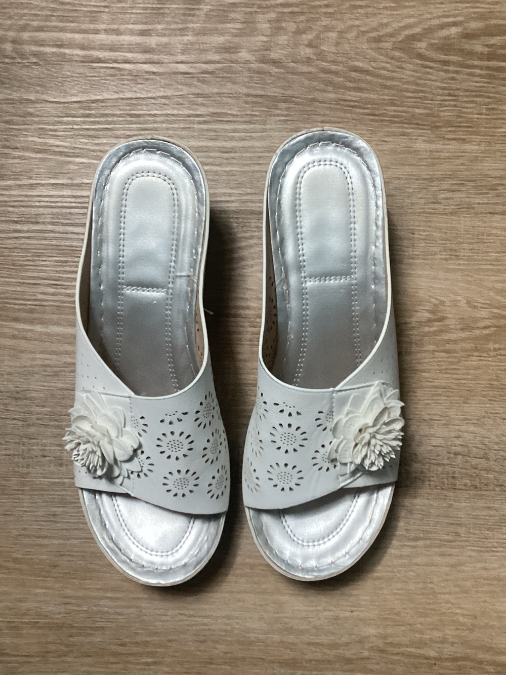 LoyisVIDIon Orthopedic Women’s White Floral Slip-On Mules Sz 9M